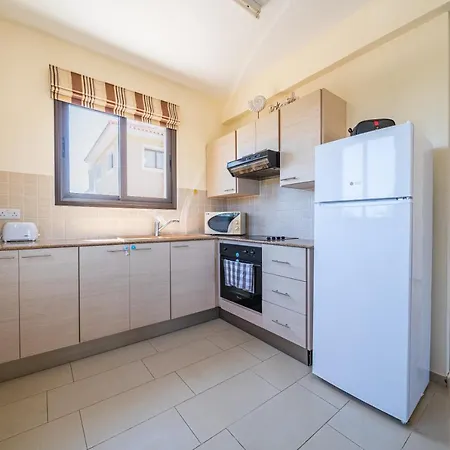 Kyklades Maisonette For 6 People Сasa de vacaciones Protaras